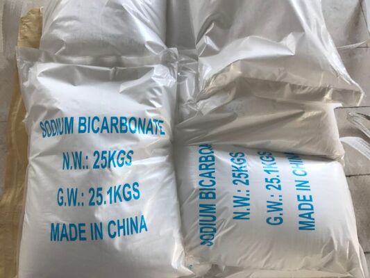 polvo cristalino blanco de la categoría alimenticia del bicarbonato de sodio no-oloroso y salado, fácilmente soluble en agua